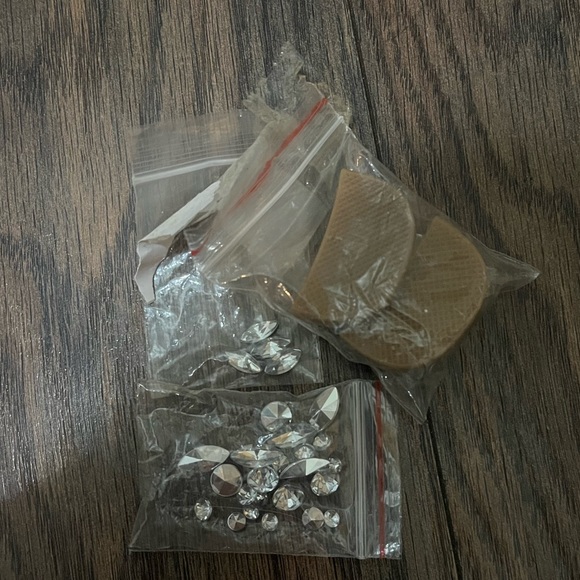 Jewel Badgley Mischka - Picture 10 of 11